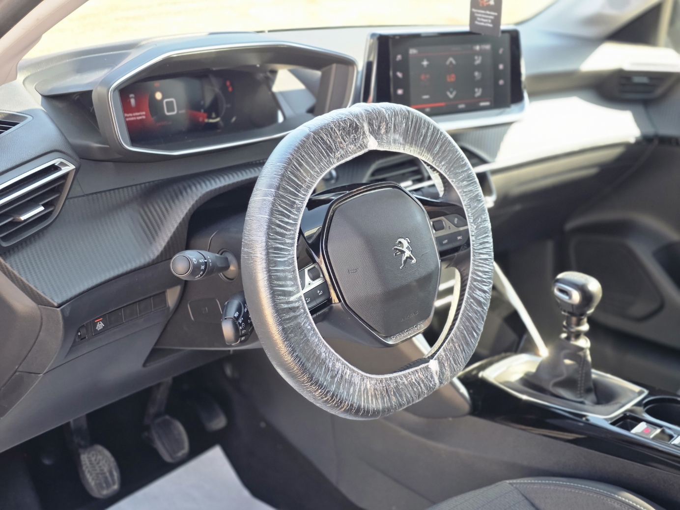 
								Peugeot 208 1.5 100cv full									