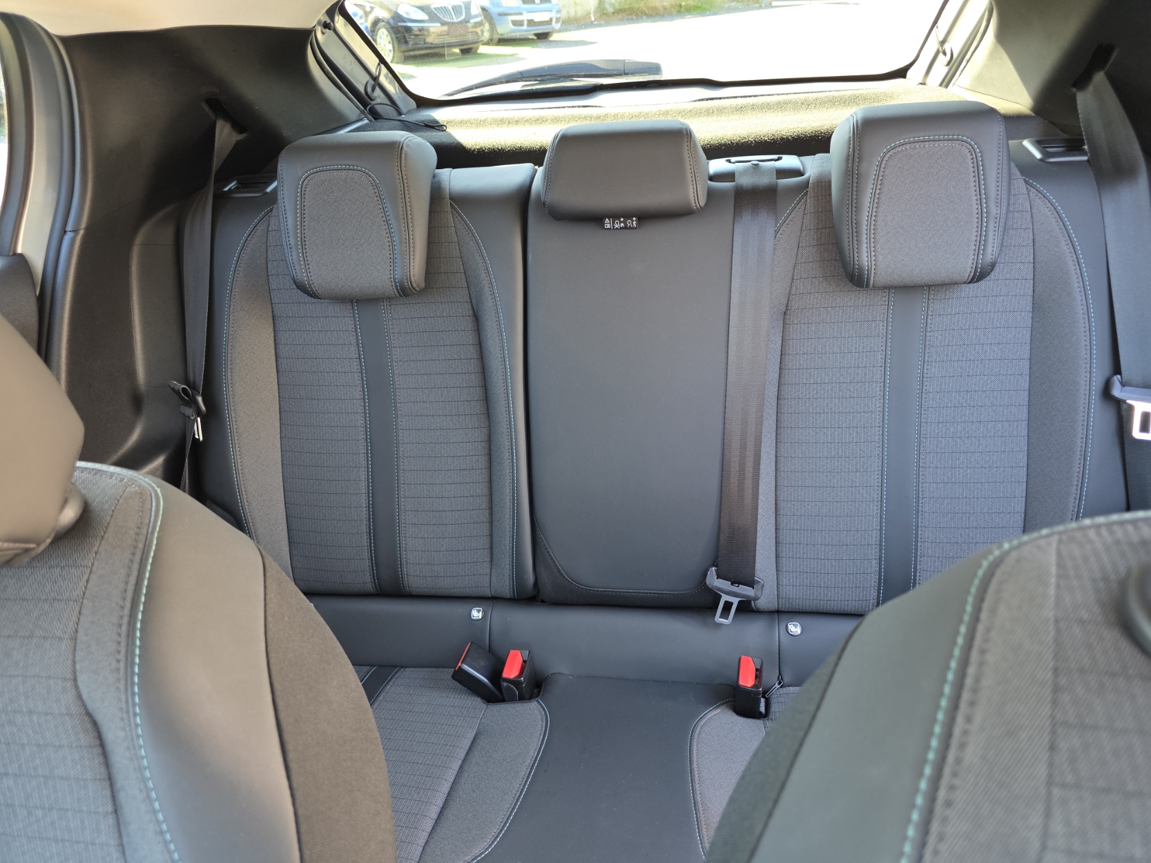 
								Peugeot 208 1.5 100cv full									